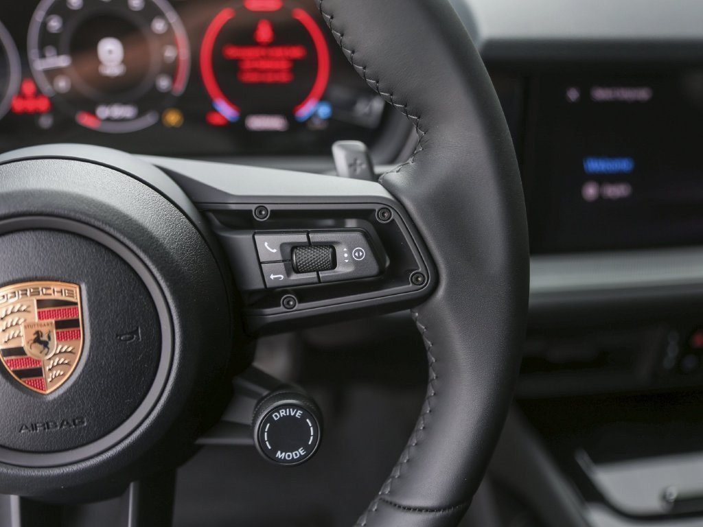 Certified 2026 Porsche Cayenne AWD/4WD image 20