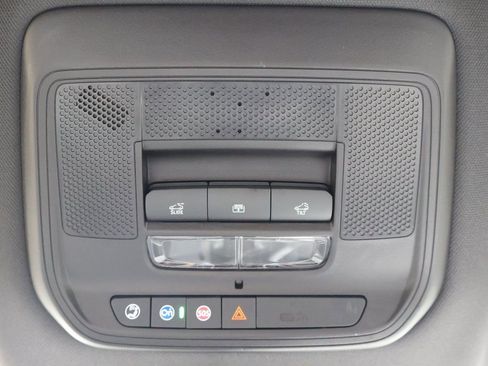 New 2026 Chevrolet Equinox EV LT w/ Convenience Package II FWD image 28