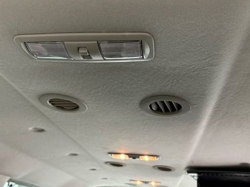 Used 2020 Nissan NV 3500 SL image 12