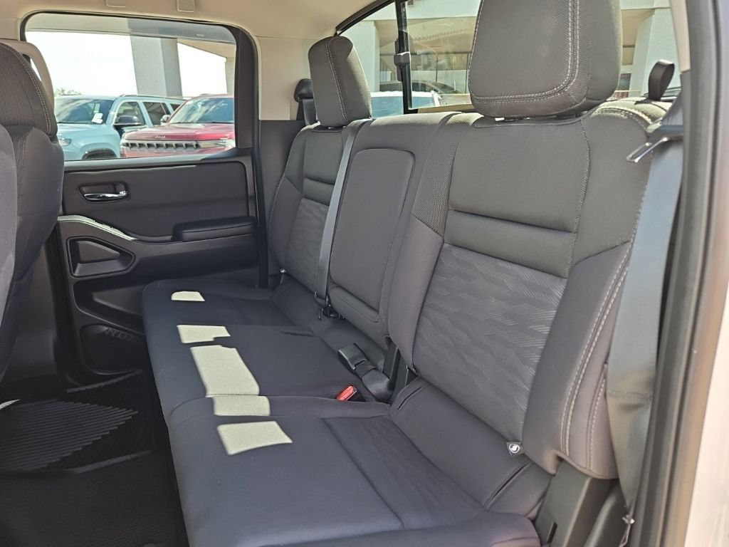Used 2024 Nissan Frontier SV w/ SV Convenience Package RWD image 19