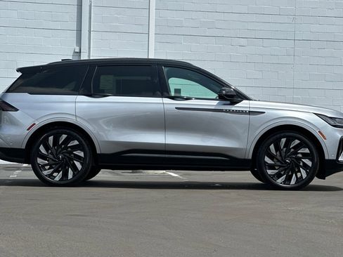 New 2024 Lincoln Nautilus Reserve w/ Equipment Group 202A image 2