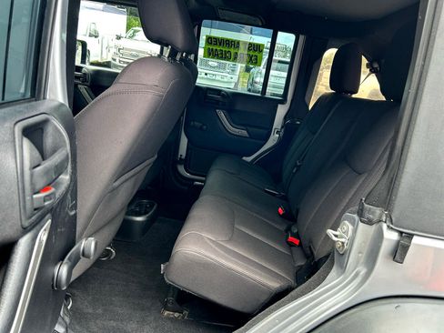 Used 2015 Jeep Wrangler Unlimited Sport image 10