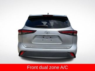 Used 2025 Toyota Highlander LE AWD/4WD video 4