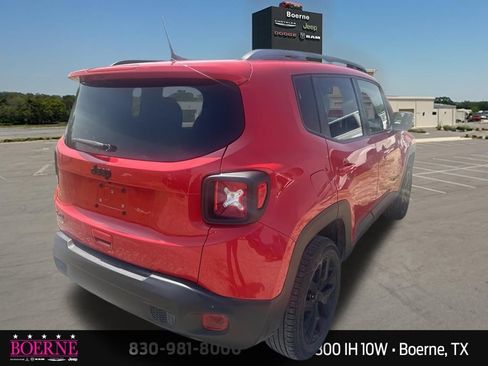 Used 2023 Jeep Renegade Altitude w/ Sun/Sound Group AWD/4WD image 11