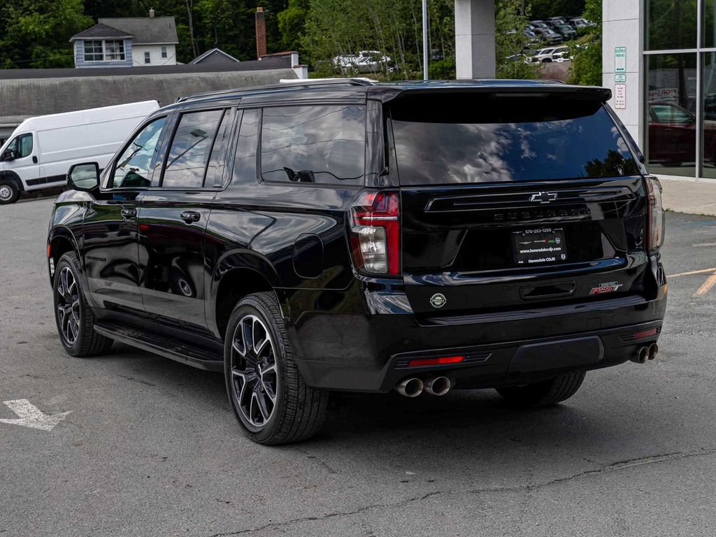 Used 2023 Chevrolet Suburban RST w/ Sport Performance Package AWD/4WD image 6