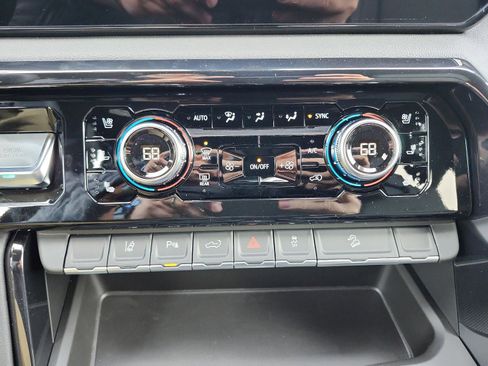 New 2026 GMC Sierra 2500 AT4 w/ AT4 Premium Plus Package image 17