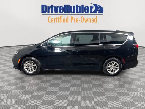 Used 2024 Chrysler Pacifica Touring-L image 5