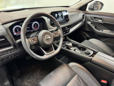 Used 2023 Nissan Rogue Platinum w/ Platinum Premium Package image 16