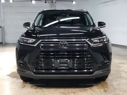 Certified 2025 Toyota Grand Highlander AWD image 2