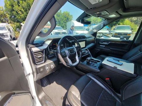 Used 2024 GMC Sierra 1500 Denali AWD/4WD image 10