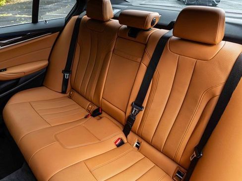 Used 2022 BMW 540i xDrive w/ Convenience Package image 22