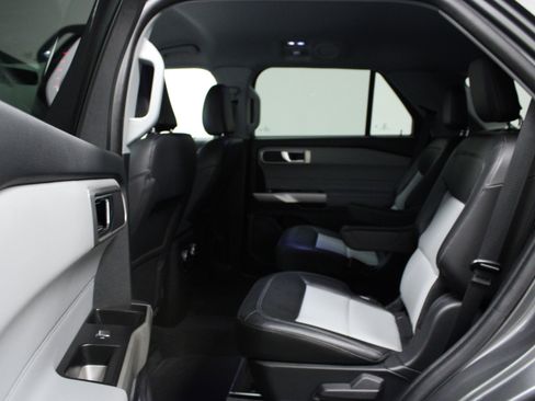 Used 2023 Ford Explorer XLT w/ Equipment Group 202A image 13