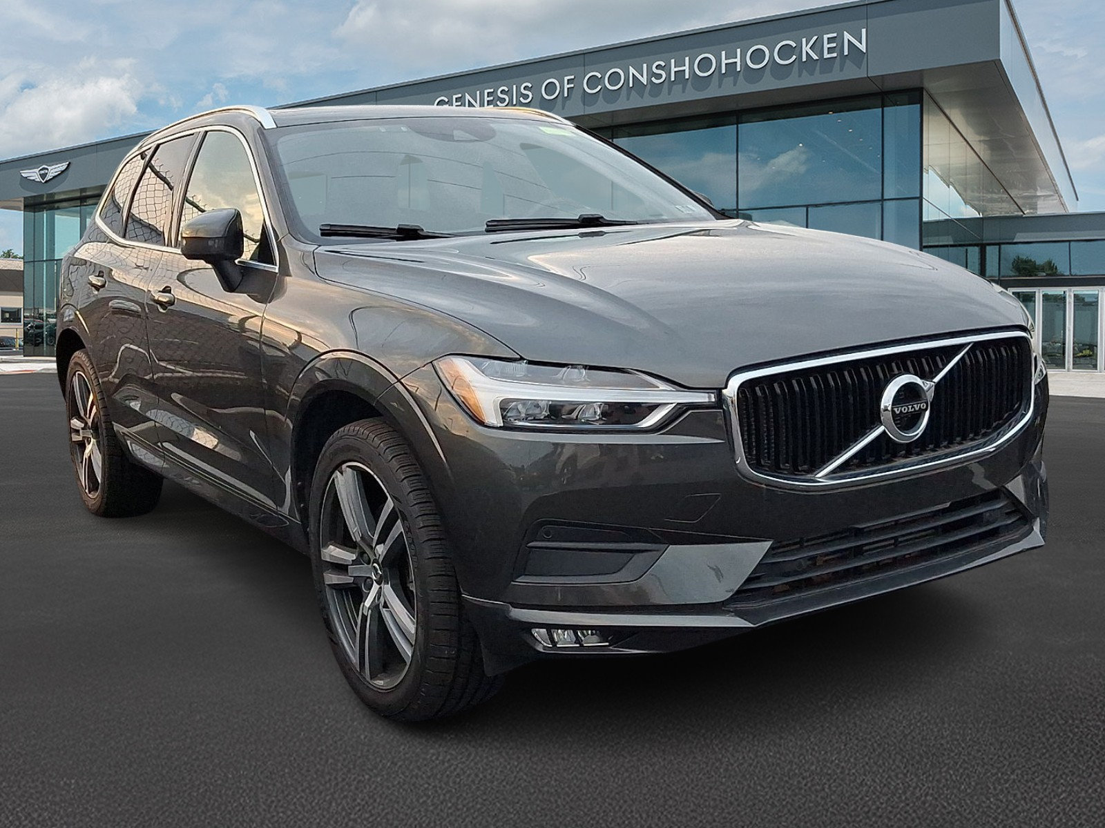 Used 2021 Volvo XC60 T5 Momentum w/ Protection Package Premier AWD/4WD image 2