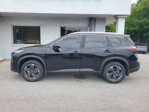 Used 2026 Nissan Rogue SV w/ SV Premium Package FWD image 12