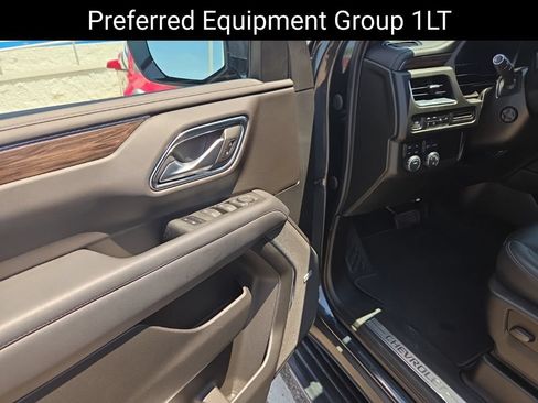 Certified 2022 Chevrolet Tahoe LT w/ Luxury Package AWD/4WD image 13
