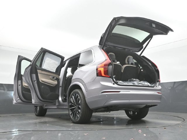 New 2026 Volvo XC90 B6 Plus w/ Protection Package Premier AWD/4WD image 55