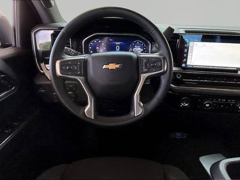 Used 2024 Chevrolet Silverado 1500 LT image 8