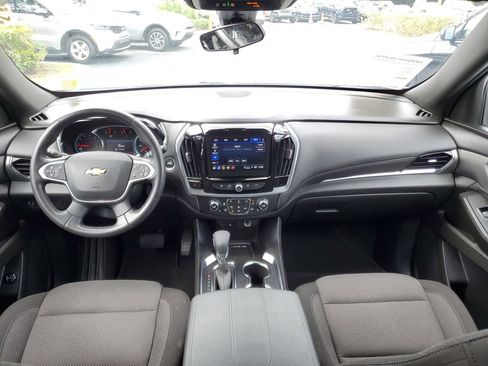 Used 2022 Chevrolet Traverse LT FWD image 15