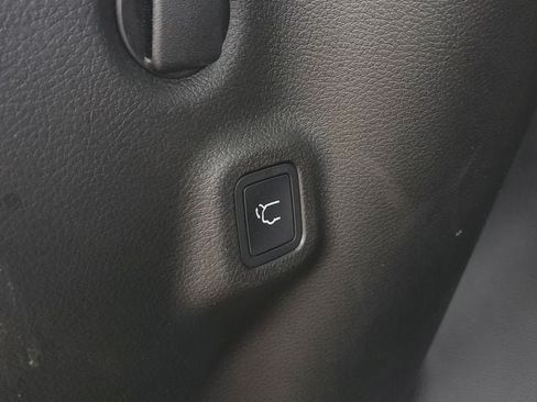 Certified 2023 Jeep Compass Limited w/ Elite Group AWD/4WD image 13