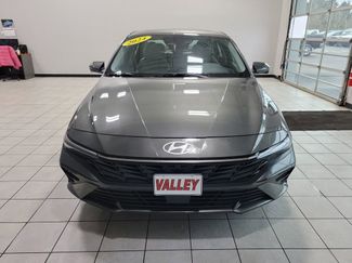 Used 2024 Hyundai Elantra Limited video 2