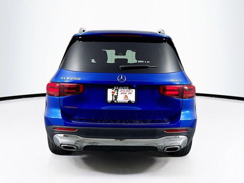 Used 2024 Mercedes-Benz GLB 250 4MATIC image 8