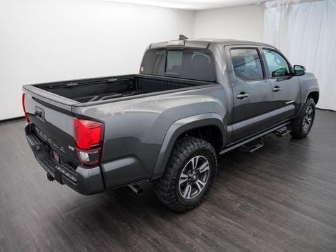 Used 2019 Toyota Tacoma TRD Sport w/ Technology Package RWD image 10