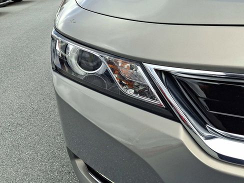 Used 2018 Chevrolet Impala Premier w/ Premier Confidence Package image 9