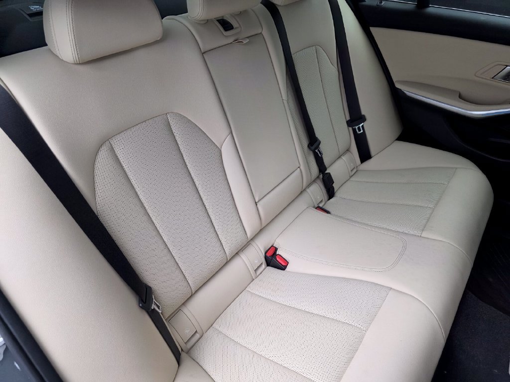 Certified 2024 BMW 330i Sedan w/ Convenience Package RWD image 25