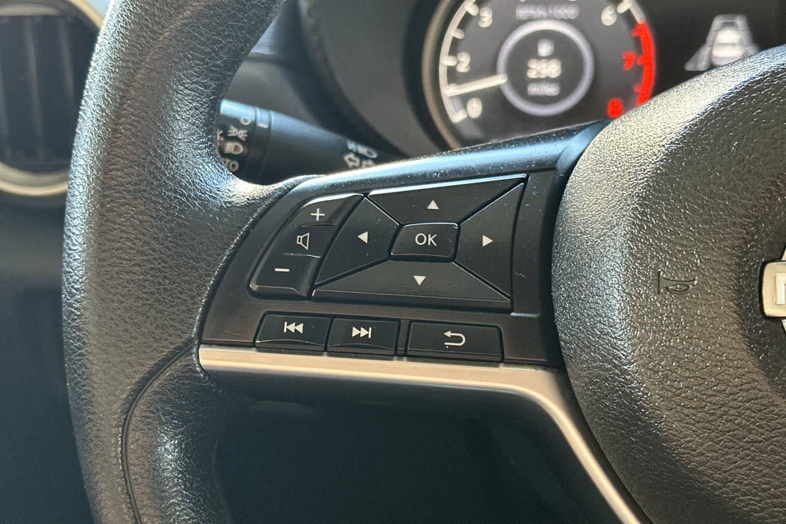 Used 2023 Nissan Versa SV FWD image 28