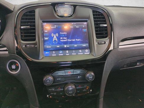 Used 2019 Chrysler 300 S RWD image 14