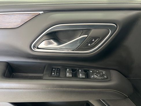 Used 2024 Chevrolet Suburban Premier image 20