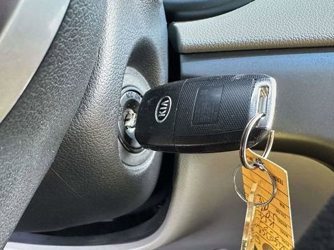 Used 2020 Kia Sportage LX image 14