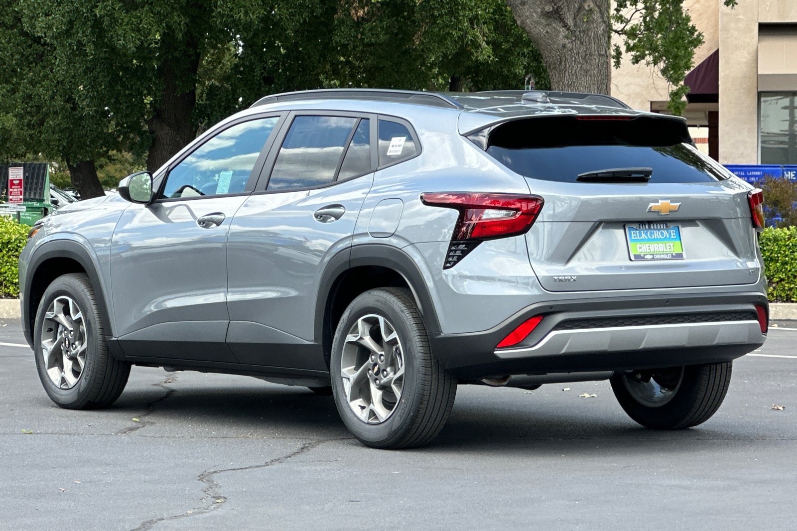 New 2026 Chevrolet Trax LT w/ Driver Confidence Package FWD image 5