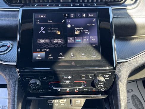 Used 2024 Jeep Grand Cherokee L Laredo image 32