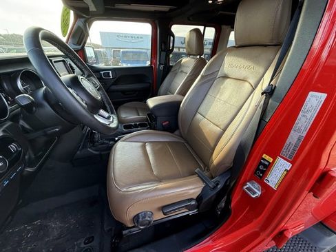 Used 2023 Jeep Wrangler Unlimited Sahara w/ Cold Weather Group image 10