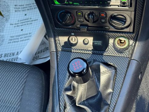 Used 1999 MAZDA MX-5 Miata RWD image 16
