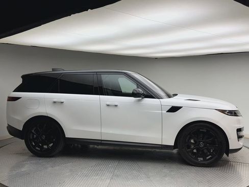 Used 2023 Land Rover Range Rover Sport SE AWD/4WD image 9
