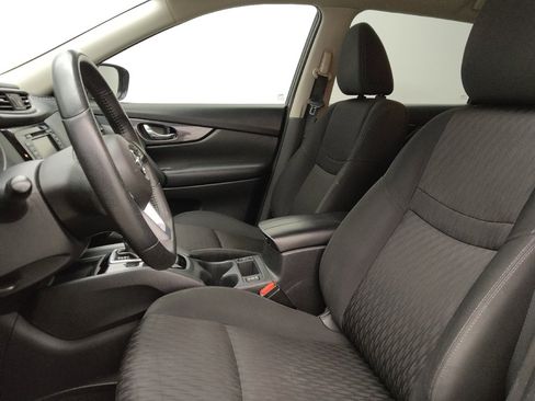 Used 2019 Nissan Rogue S w/ Special Edition Package FWD image 17