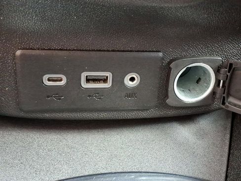 Used 2021 Chevrolet Malibu LT FWD image 16