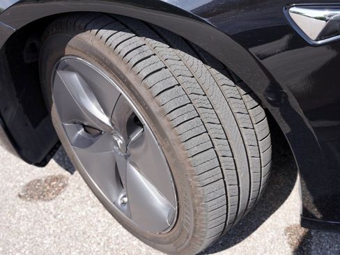 Used 2019 Tesla Model 3 Long Range image 3