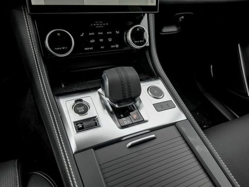 New 2026 Jaguar F-PACE R-Dynamic S image 15