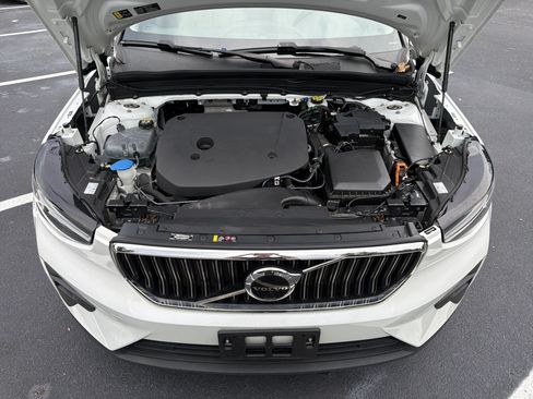 Used 2023 Volvo XC40 B5 Plus w/ Climate Package AWD/4WD image 36