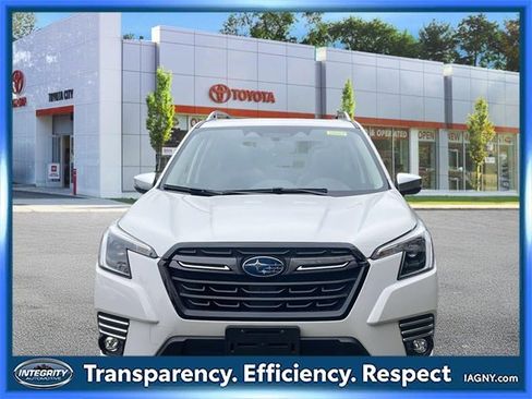 Used 2023 Subaru Forester Touring image 2