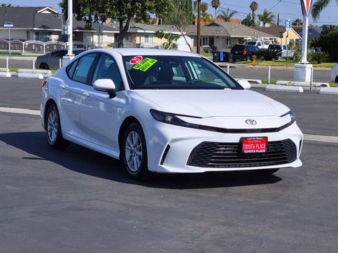 Used 2025 Toyota Camry LE FWD image 3