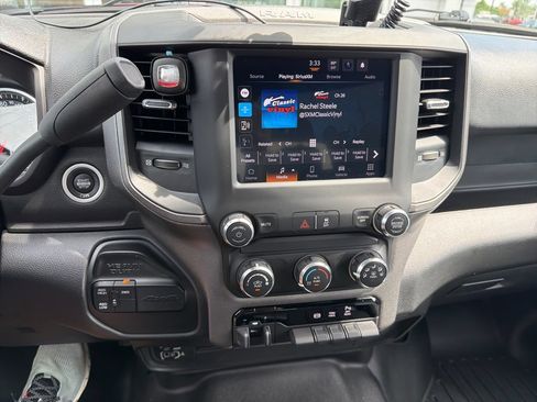 Used 2022 RAM 2500 Tradesman w/ Chrome Appearance Group AWD/4WD image 10