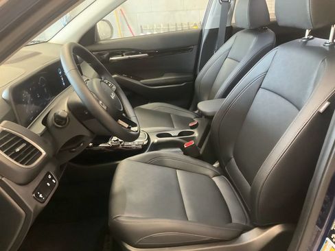 Certified 2025 Kia Seltos EX w/ EX Sunroof Package AWD/4WD image 13