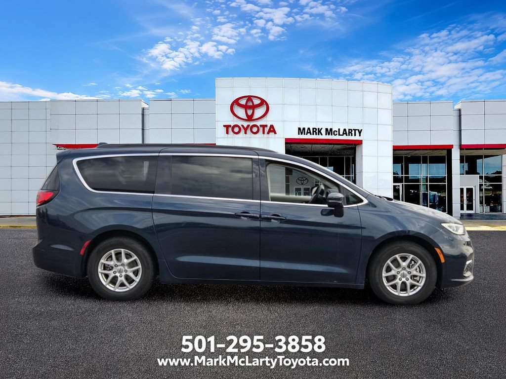 Used 2022 Chrysler Pacifica Touring-L FWD image 6