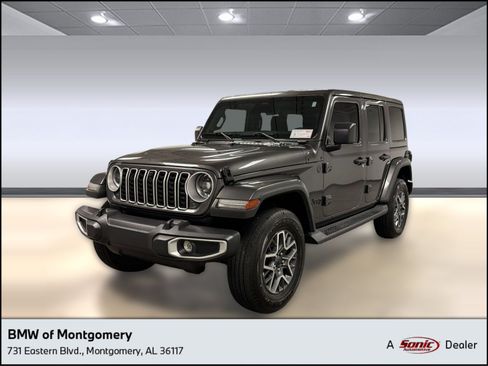 Used 2025 Jeep Wrangler Unlimited Sahara AWD/4WD image 1