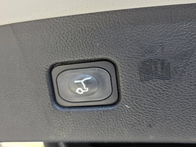Used 2020 Ford Edge Titanium FWD image 12