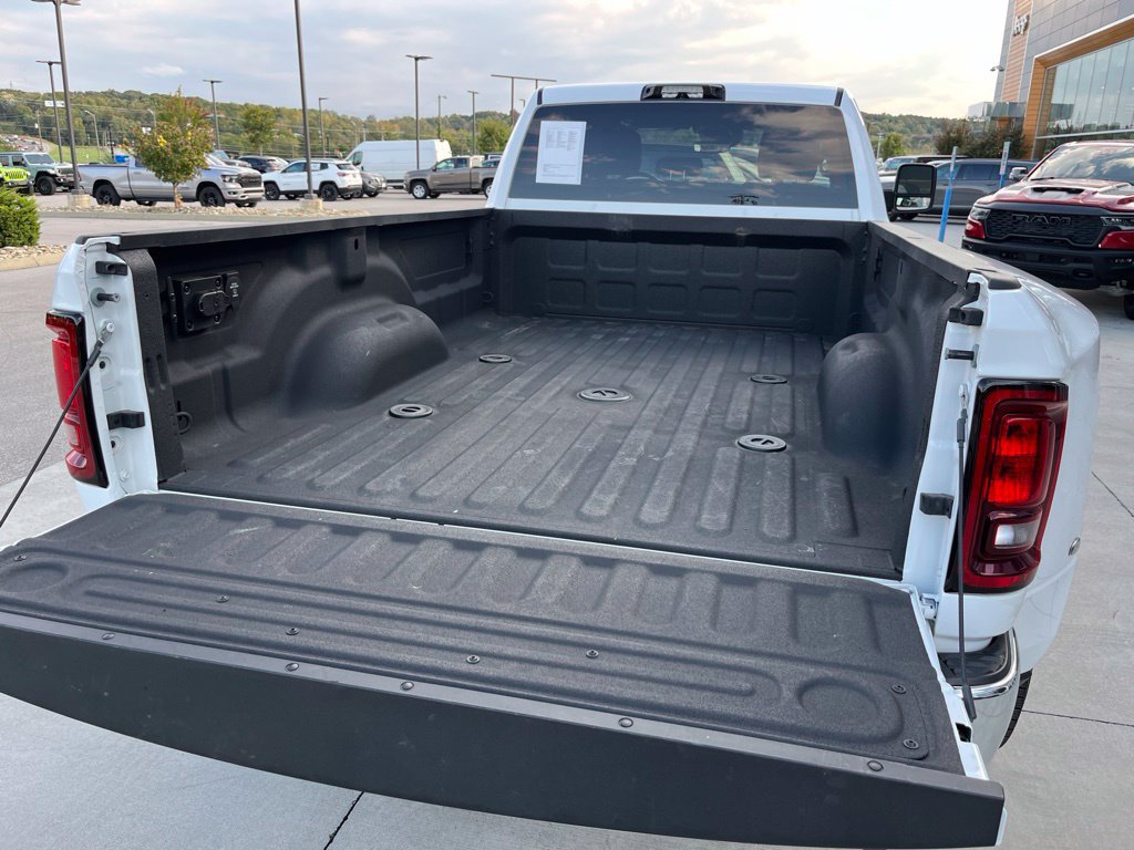 Used 2025 RAM 3500 Tradesman w/ Chrome Appearance Group AWD/4WD image 19